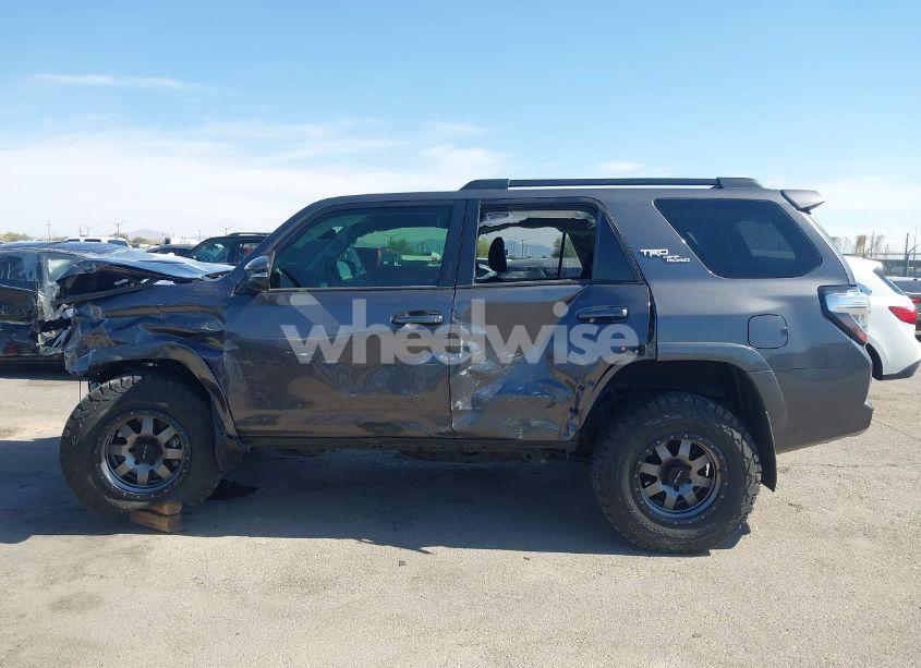 Photo 15 of 2021 Toyota 4runner TRD OFF ROAD PREMIUM (VIN JTERU5JR3M5879360)