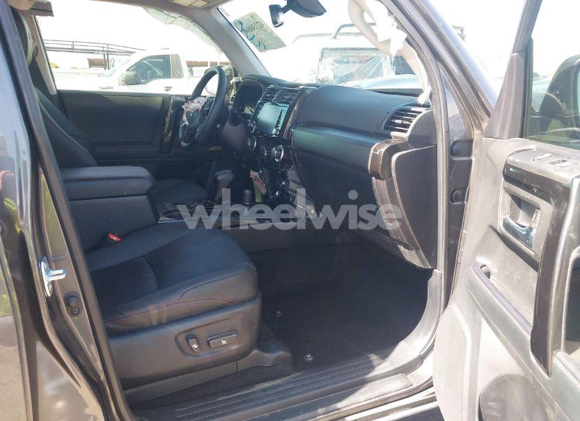 Photo 5 of 2021 Toyota 4runner TRD OFF ROAD PREMIUM (VIN JTERU5JR3M5879360)