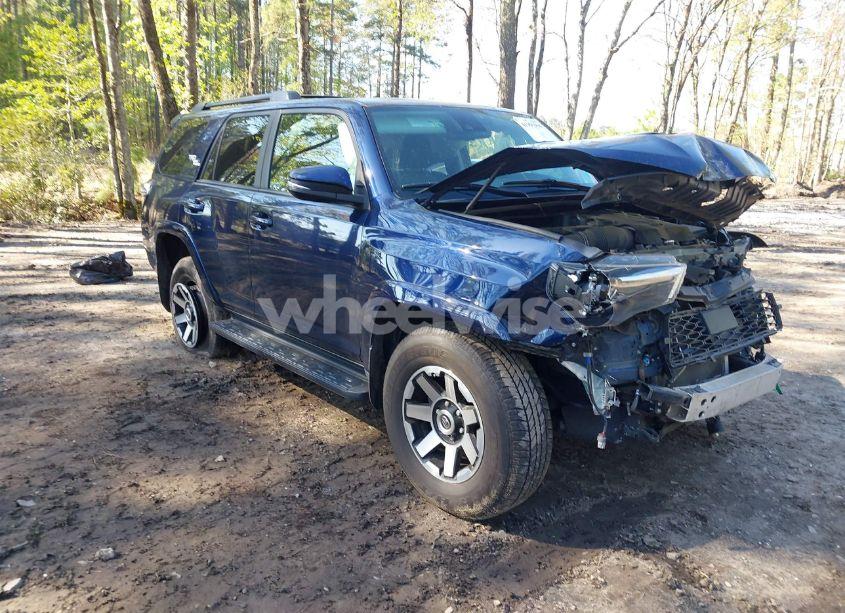 2021 Toyota 4runner TRD OFF ROAD PREMIUM (VIN JTERU5JR3M5897552) main photo