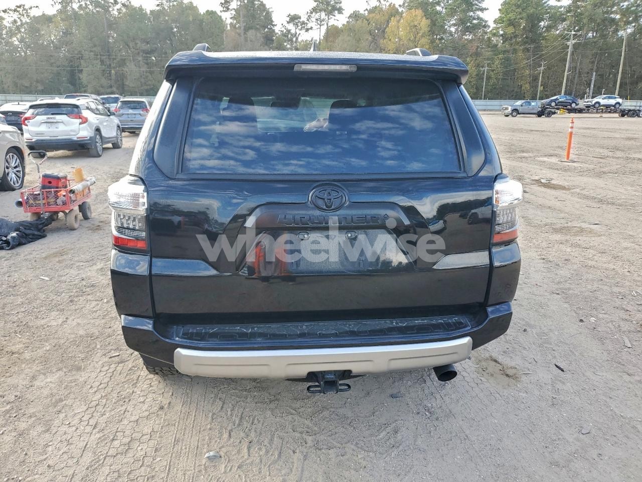 Photo 6 of 2023 TOYOTA 4RUNNER SE (VIN JTERU5JR4P6179068)