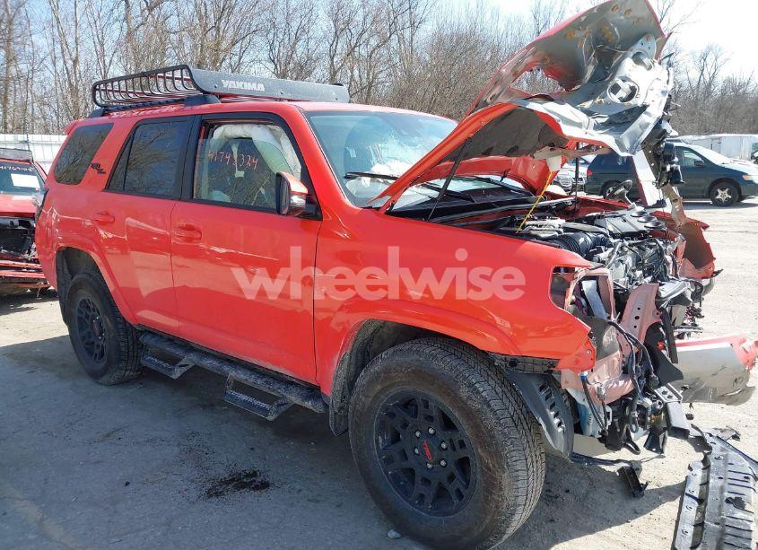 2024 Toyota 4runner TRD OFF ROAD PREMIUM (VIN JTERU5JR4R6286298) main photo