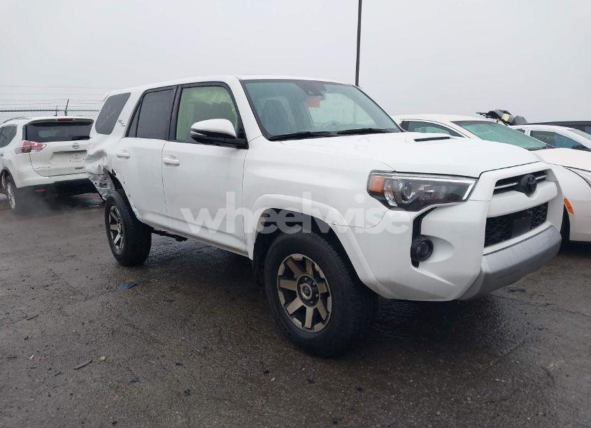 2024 Toyota 4runner TRD OFF ROAD PREMIUM (VIN JTERU5JR5R6267713) main photo