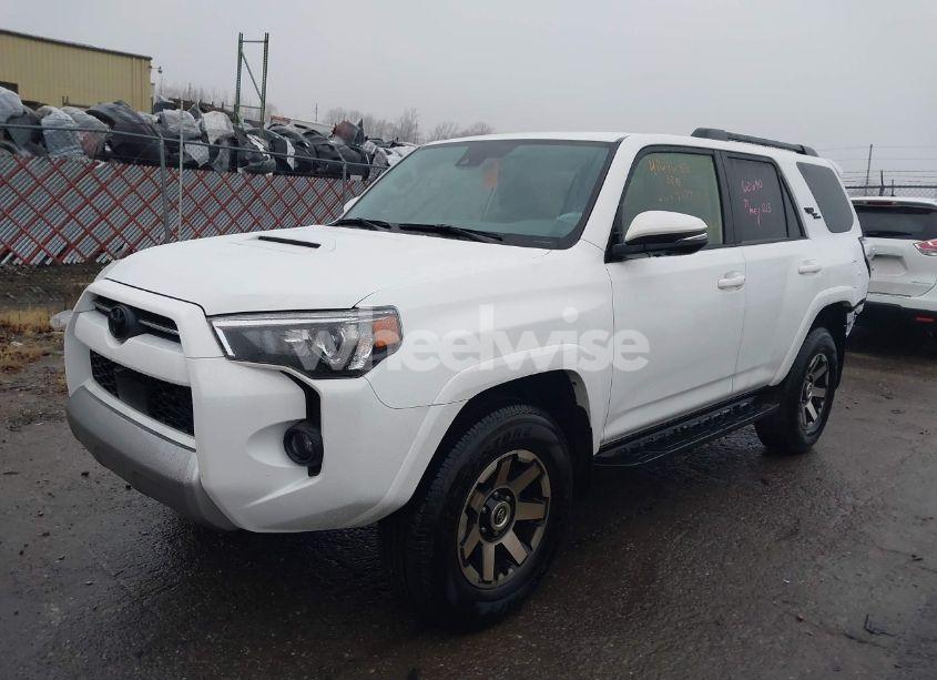 Photo 2 of 2024 Toyota 4runner TRD OFF ROAD PREMIUM (VIN JTERU5JR5R6267713)