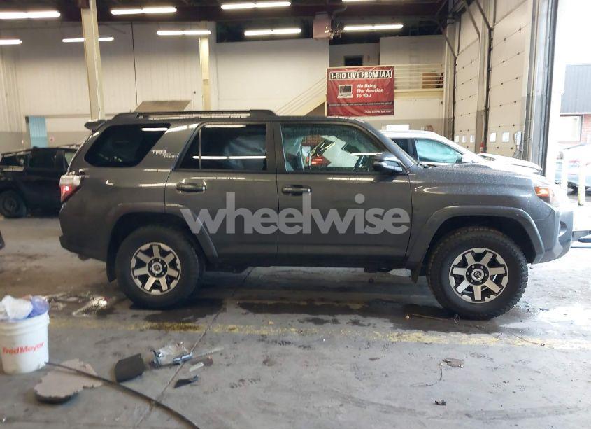 Photo 14 of 2022 Toyota 4runner TRD OFF ROAD PREMIUM (VIN JTERU5JR8N6024617)