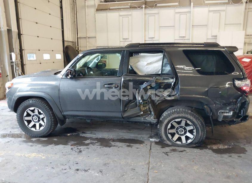 Photo 15 of 2022 Toyota 4runner TRD OFF ROAD PREMIUM (VIN JTERU5JR8N6024617)