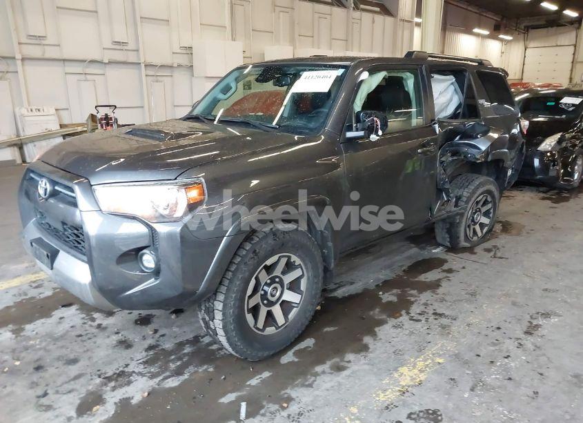 Photo 2 of 2022 Toyota 4runner TRD OFF ROAD PREMIUM (VIN JTERU5JR8N6024617)