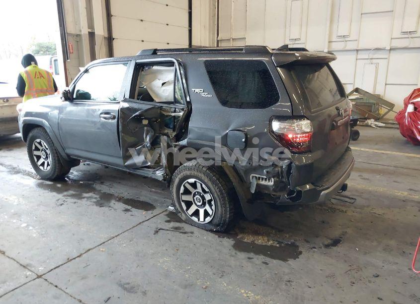 Photo 3 of 2022 Toyota 4runner TRD OFF ROAD PREMIUM (VIN JTERU5JR8N6024617)