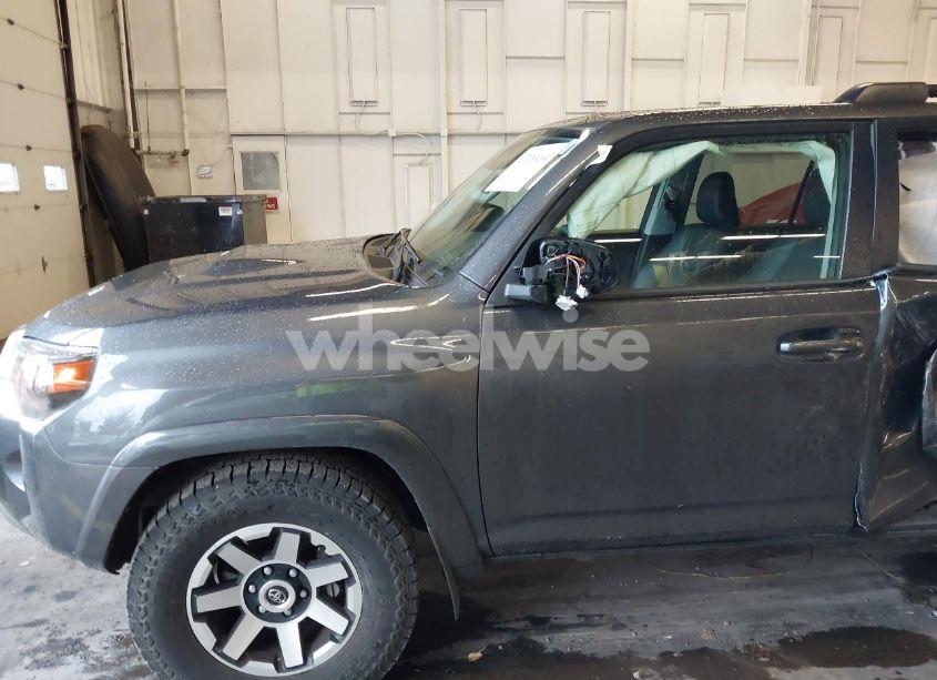 Photo 6 of 2022 Toyota 4runner TRD OFF ROAD PREMIUM (VIN JTERU5JR8N6024617)