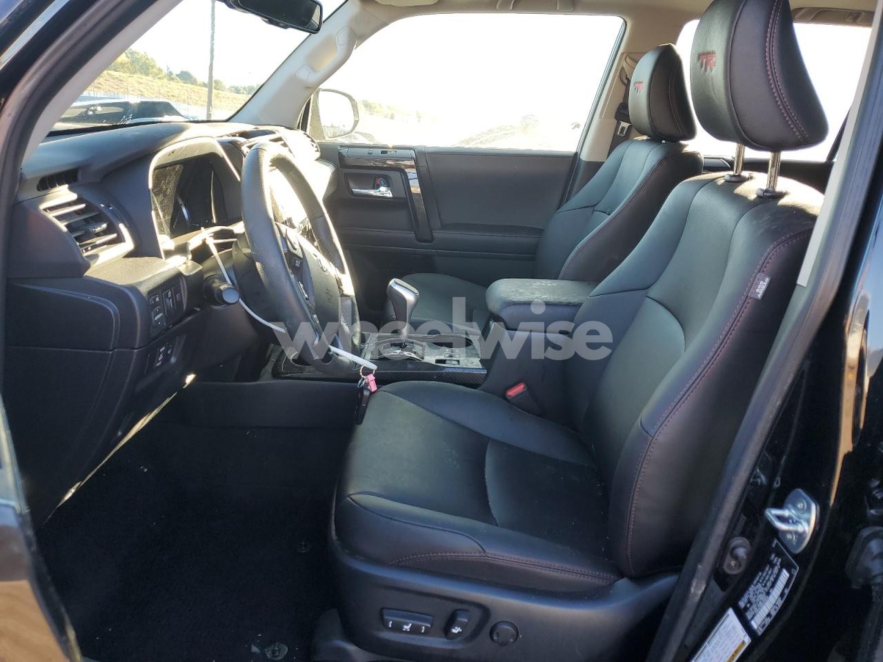 Photo 7 of 2024 TOYOTA 4RUNNER SR5 PREMIUM (VIN JTERU5JR8R6298020)