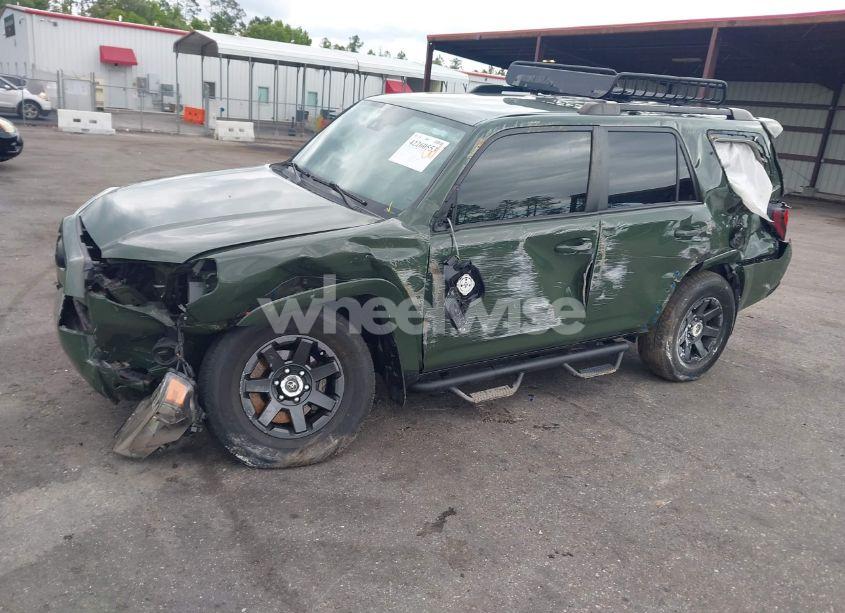 Photo 2 of 2022 Toyota 4runner TRAIL SPECIAL EDITION (VIN JTETU5JR1N6012959)