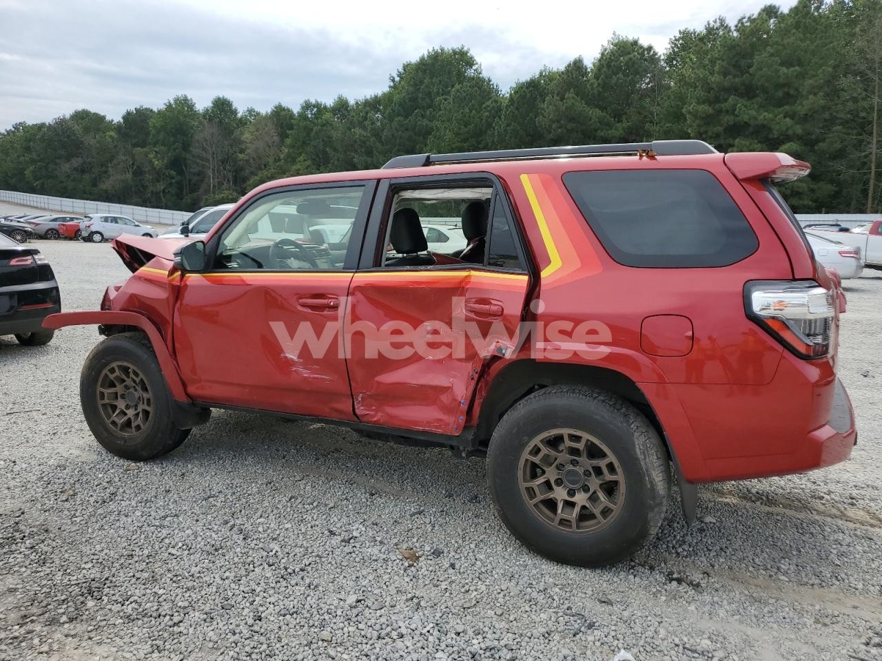 Photo 2 of 2023 TOYOTA 4RUNNER 40TH ANNIVERSARY SE (VIN JTEUU5JR2P6112298)