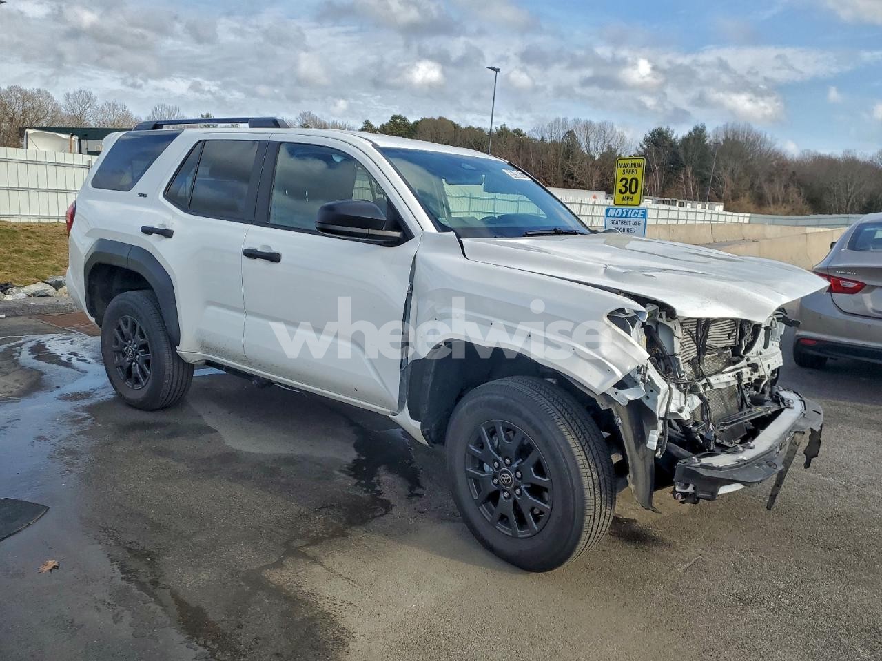 Photo 4 of 2025 TOYOTA 4RUNNER SR5 (VIN JTEVA5AR0S5003625)