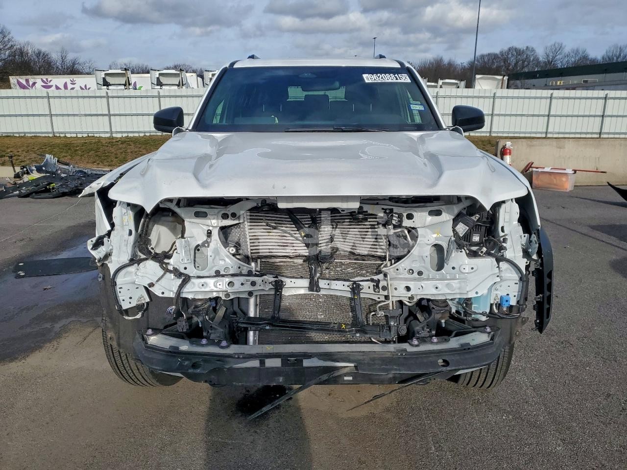 Photo 5 of 2025 TOYOTA 4RUNNER SR5 (VIN JTEVA5AR0S5003625)