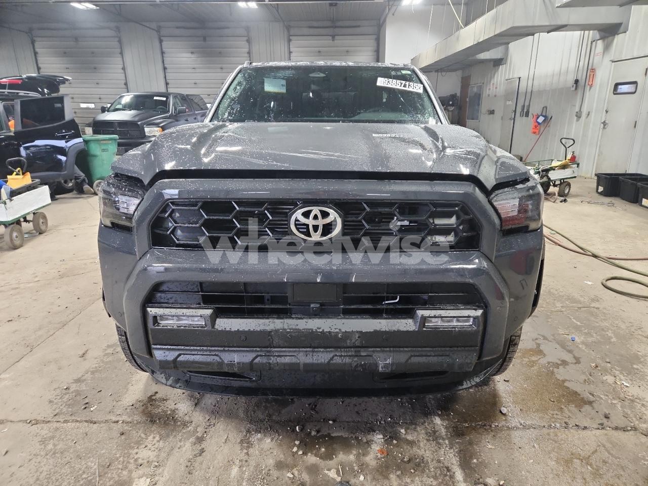 Photo 5 of 2025 TOYOTA 4RUNNER SR5 N/A (VIN JTEVA5BR0S5015482)
