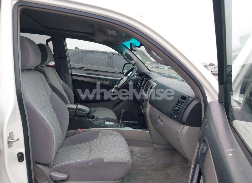 Photo 5 of 2004 Toyota 4runner SR5 V6 (VIN JTEZU14R340037782)