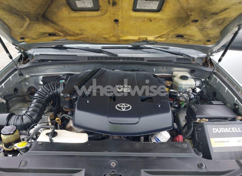 Photo 10 of 2004 Toyota 4runner SR5 V6 (VIN JTEZU14R348010860)