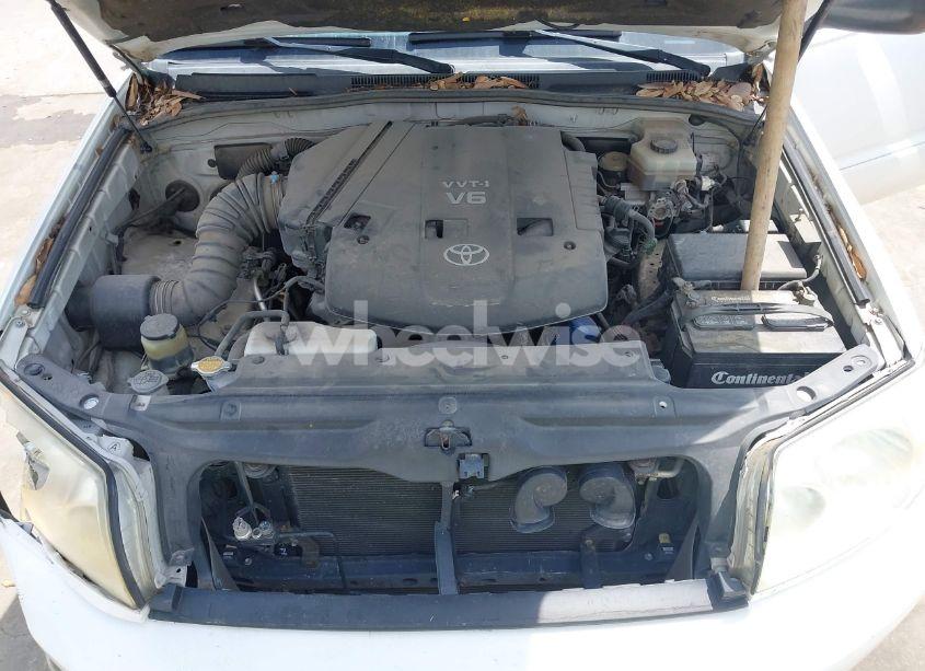 Photo 10 of 2004 Toyota 4runner SR5 V6 (VIN JTEZU14R348015993)