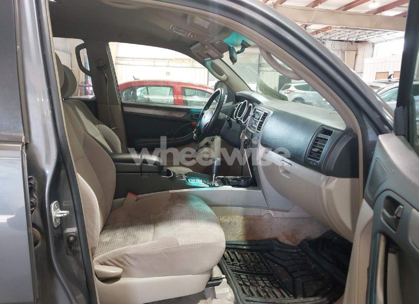 Photo 5 of 2004 Toyota 4runner SR5 V6 (VIN JTEZU14R540033006)