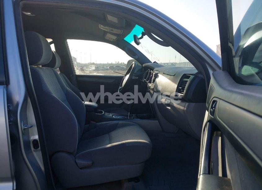 Photo 5 of 2005 Toyota 4runner SR5 V6 (VIN JTEZU14R558037169)