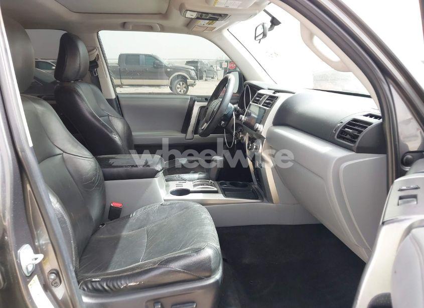 Photo 5 of 2011 Toyota 4runner SR5 V6 (VIN JTEZU5JR0B5023124)