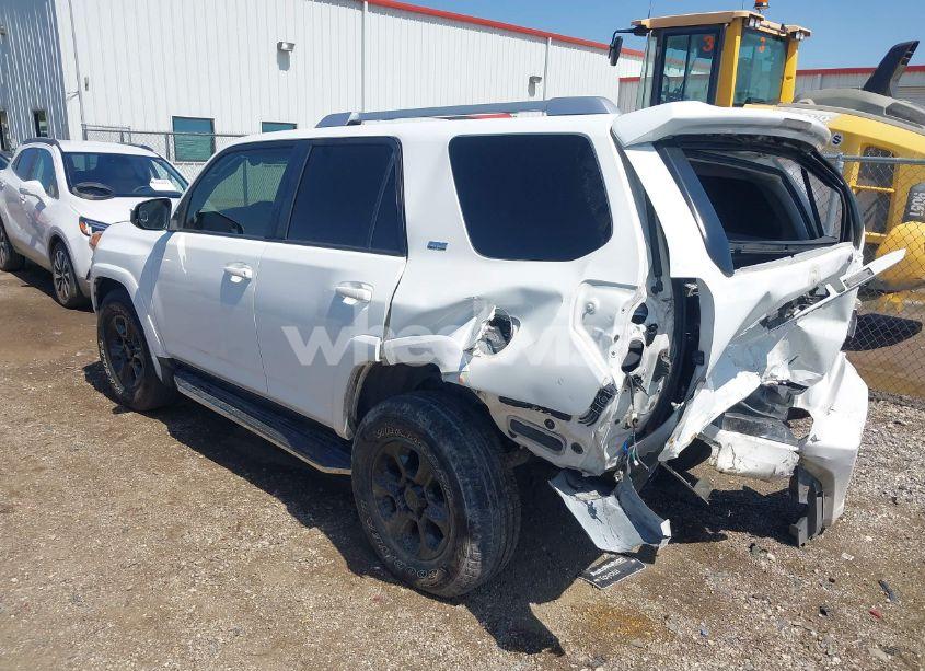 Photo 3 of 2016 Toyota 4runner SR5 (VIN JTEZU5JR0G5135784)