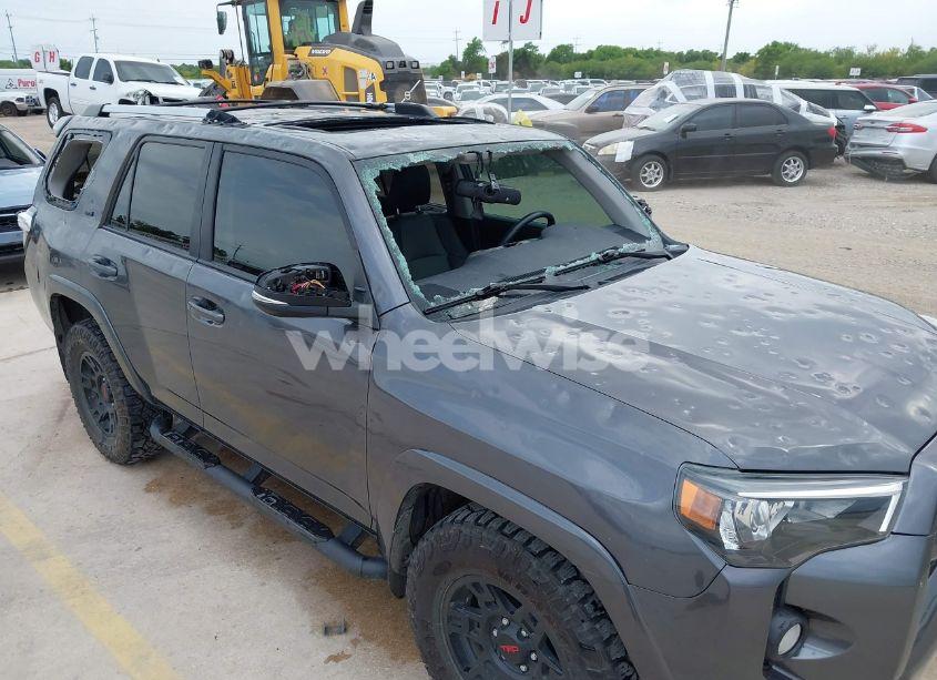 Photo 17 of 2020 Toyota 4runner SR5 PREMIUM (VIN JTEZU5JR0L5214205)