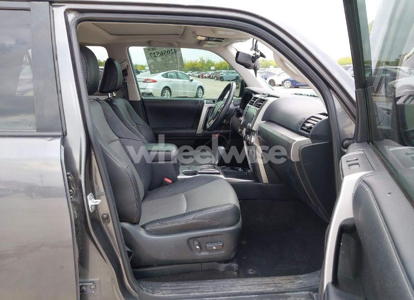 Photo 5 of 2020 Toyota 4runner SR5 PREMIUM (VIN JTEZU5JR0L5214205)