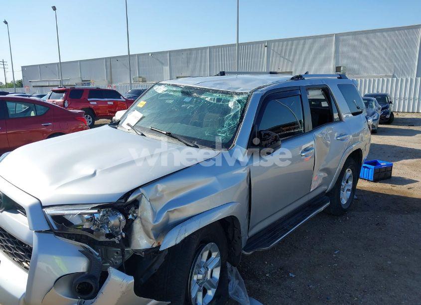 Photo 6 of 2019 Toyota 4runner SR5 (VIN JTEZU5JR2K5202877)