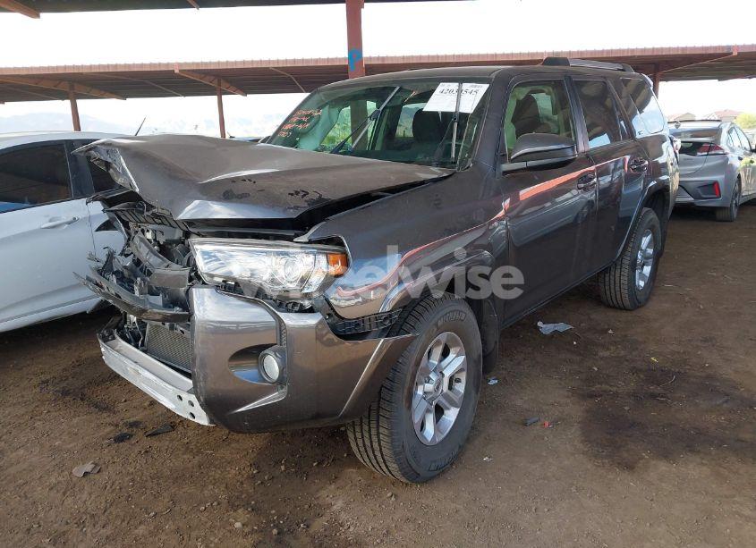 Photo 2 of 2019 Toyota 4runner SR5 (VIN JTEZU5JR2K5210705)