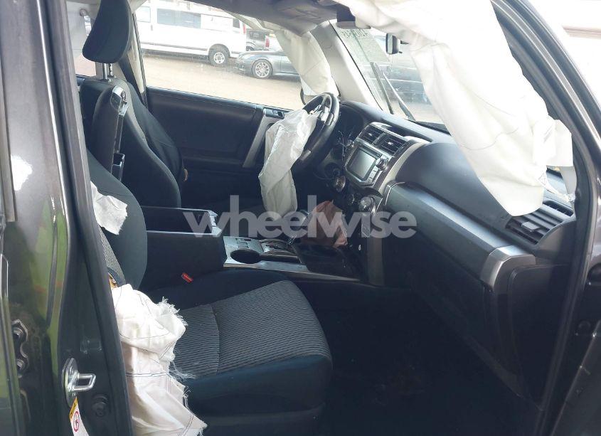 Photo 5 of 2019 Toyota 4runner SR5 (VIN JTEZU5JR2K5210705)