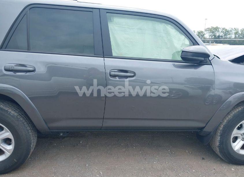 Photo 14 of 2015 Toyota 4runner SR5 (VIN JTEZU5JR4F5106285)