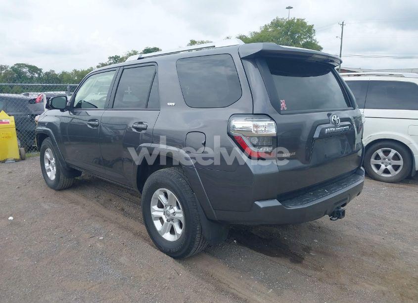 Photo 3 of 2015 Toyota 4runner SR5 (VIN JTEZU5JR4F5106285)