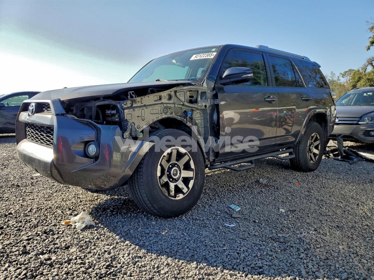 2016 TOYOTA 4RUNNER SR5 (VIN JTEZU5JR4G5142799) main photo