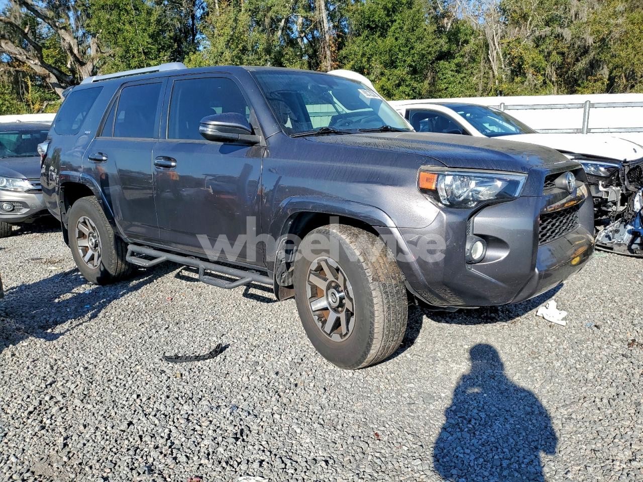 Photo 4 of 2016 TOYOTA 4RUNNER SR5 (VIN JTEZU5JR4G5142799)