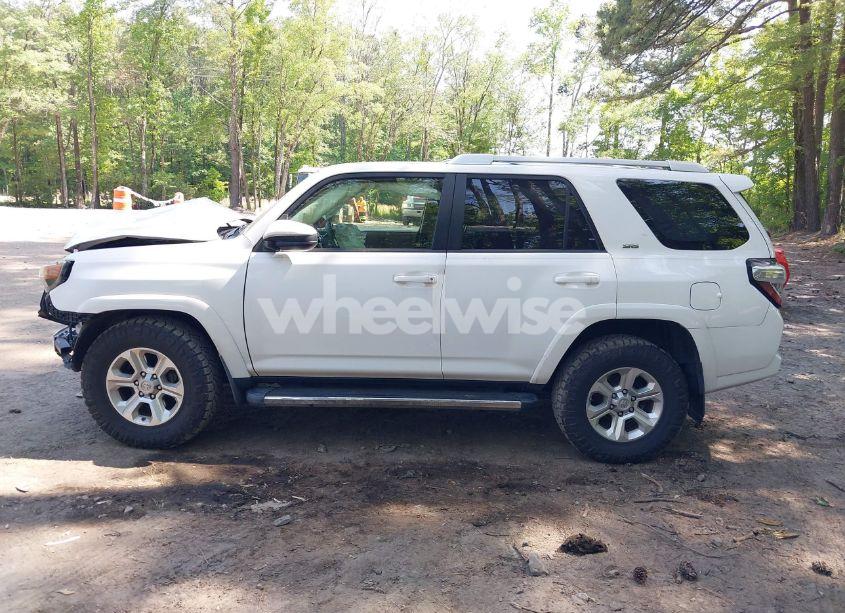 Photo 14 of 2015 Toyota 4runner SR5 (VIN JTEZU5JR5F5095877)