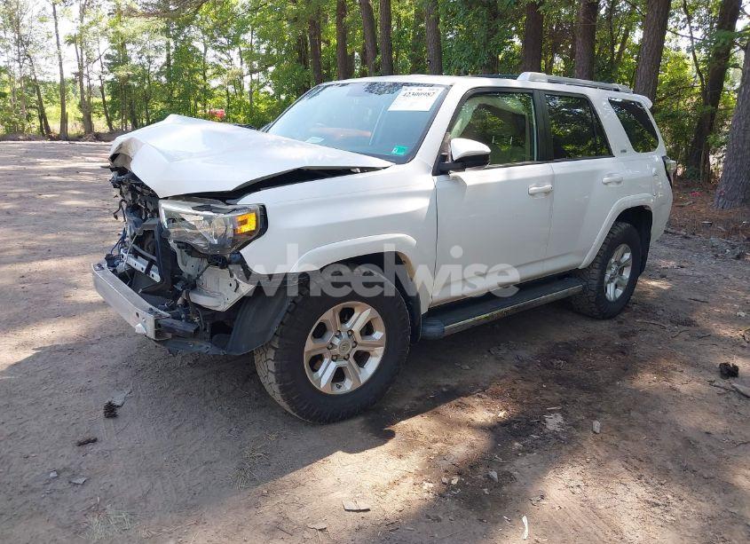 Photo 2 of 2015 Toyota 4runner SR5 (VIN JTEZU5JR5F5095877)