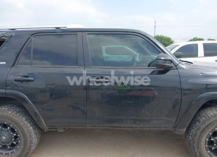 Photo 13 of 2015 Toyota 4runner SR5 (VIN JTEZU5JR5F5102245)