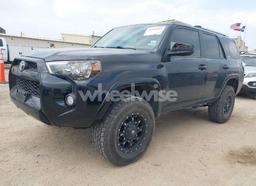 Photo 2 of 2015 Toyota 4runner SR5 (VIN JTEZU5JR5F5102245)