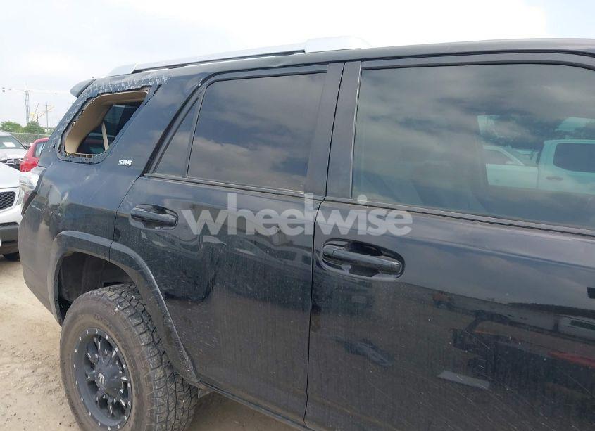 Photo 6 of 2015 Toyota 4runner SR5 (VIN JTEZU5JR5F5102245)