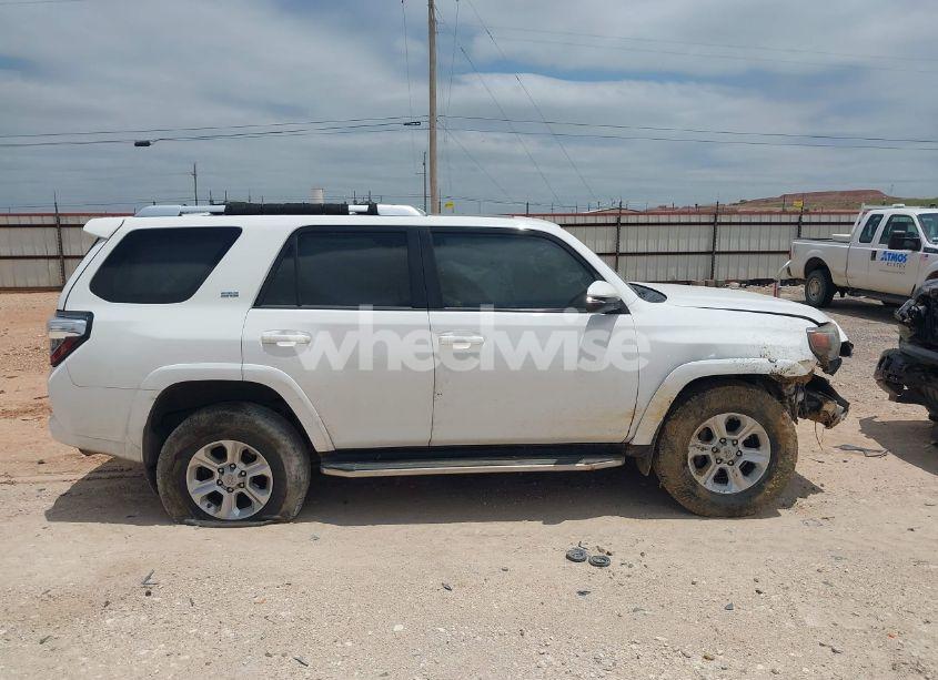 Photo 13 of 2016 Toyota 4runner SR5 PREMIUM (VIN JTEZU5JR5G5110136)