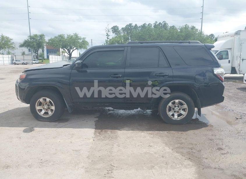 Photo 14 of 2018 Toyota 4runner SR5 (VIN JTEZU5JR5J5185104)