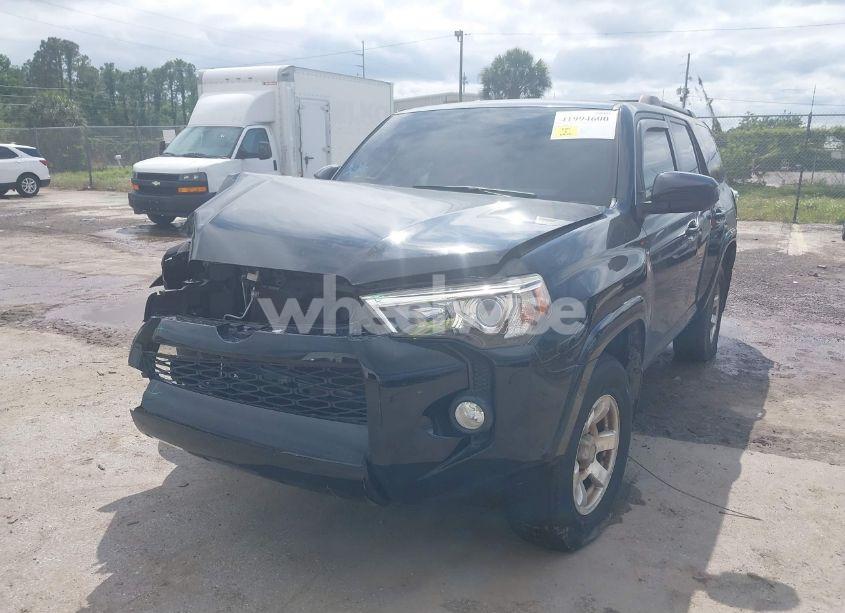 Photo 2 of 2018 Toyota 4runner SR5 (VIN JTEZU5JR5J5185104)