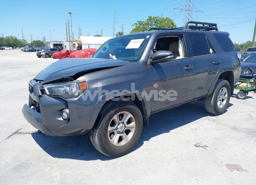 Photo 2 of 2018 Toyota 4runner SR5 PREMIUM (VIN JTEZU5JR6J5181501)