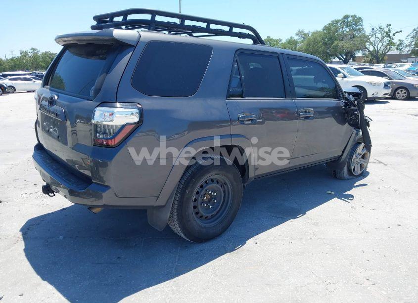 Photo 4 of 2018 Toyota 4runner SR5 PREMIUM (VIN JTEZU5JR6J5181501)