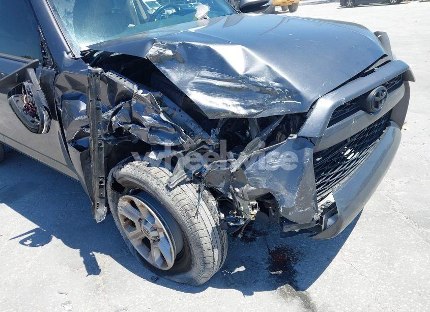 Photo 6 of 2018 Toyota 4runner SR5 PREMIUM (VIN JTEZU5JR6J5181501)