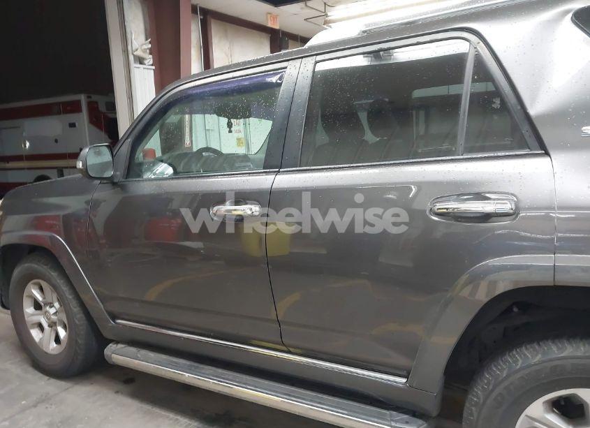 Photo 14 of 2011 Toyota 4runner SR5 V6 (VIN JTEZU5JR7B5017417)