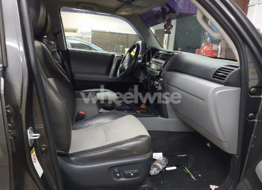 Photo 5 of 2011 Toyota 4runner SR5 V6 (VIN JTEZU5JR7B5017417)