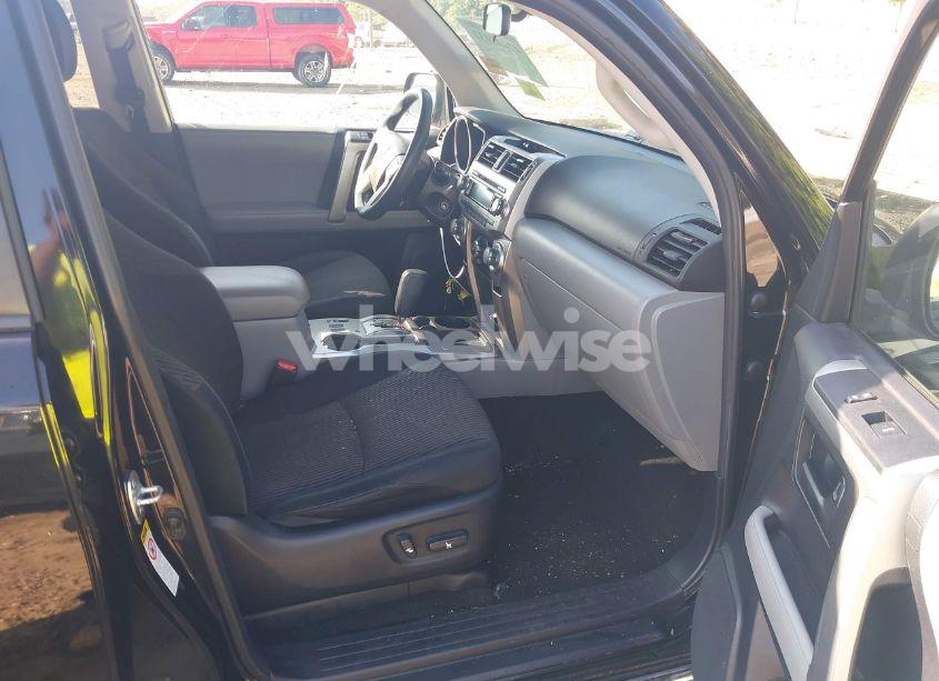 Photo 5 of 2011 Toyota 4runner SR5 V6 (VIN JTEZU5JR7B5026683)