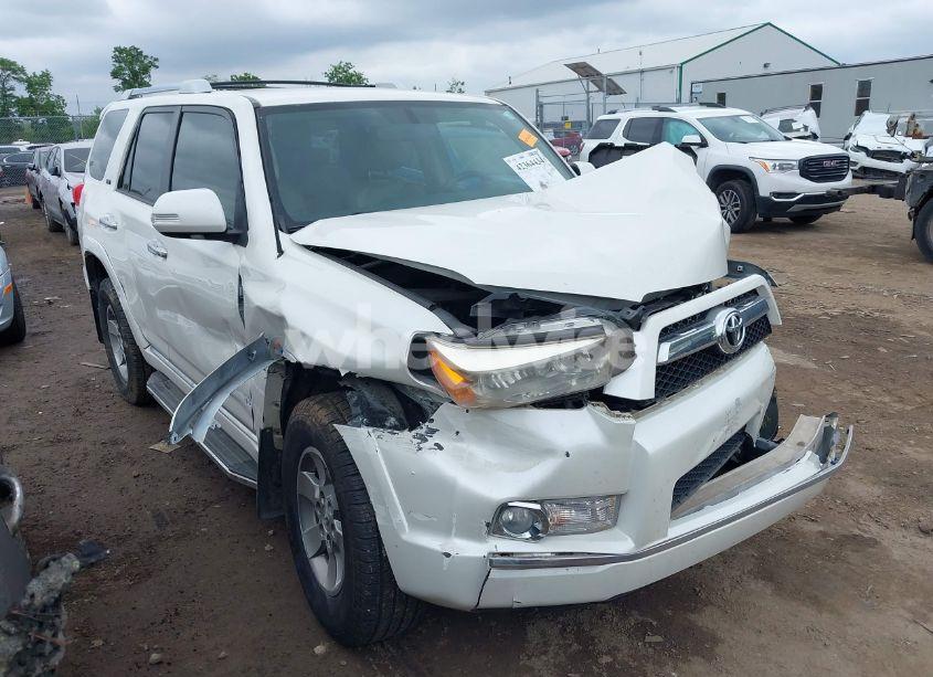 2013 Toyota 4runner SR5 (VIN JTEZU5JR7D5062828) main photo