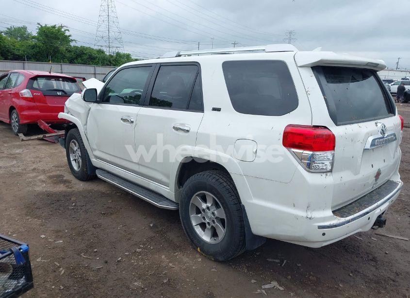 Photo 3 of 2013 Toyota 4runner SR5 (VIN JTEZU5JR7D5062828)
